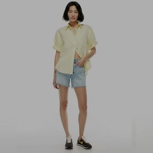 NWT Aritzia Denim Forum, Ex-Boyfriend Midi Jean Shorts, Size 29